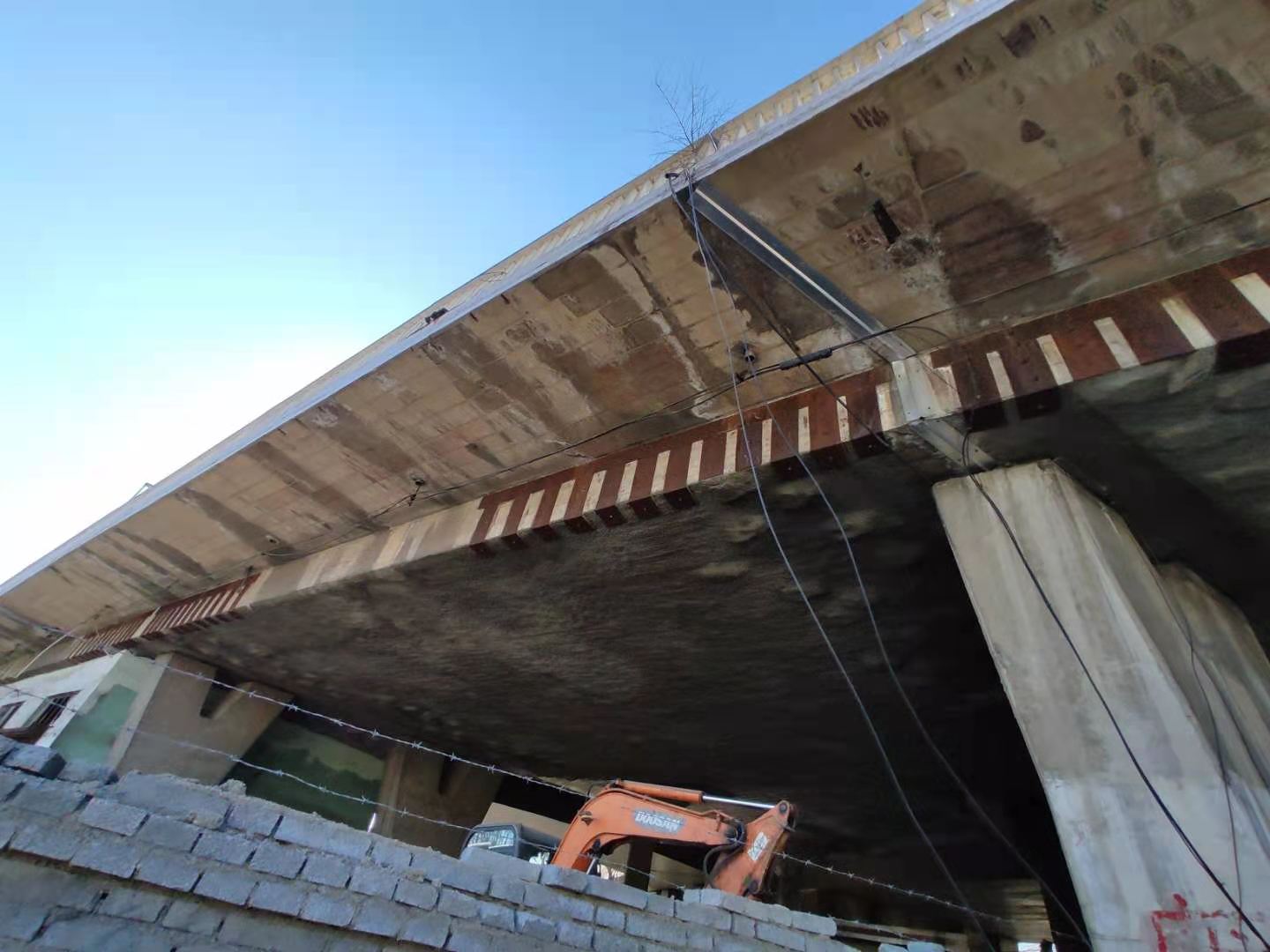 泰州桥梁粘钢加固的四大特性